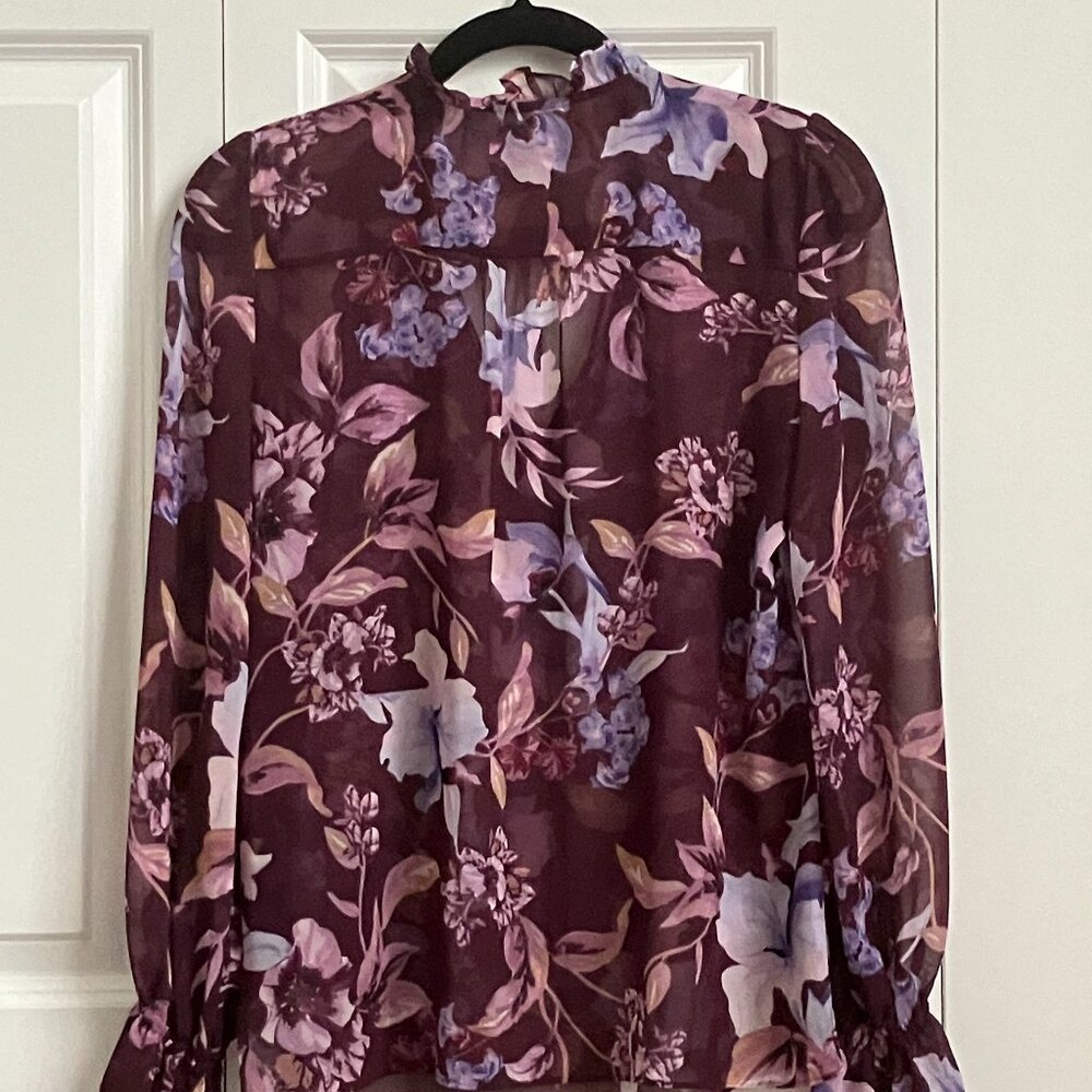 White House Black Market, Size XS, Burgundy with Flowers, Long Sleeves